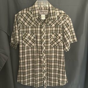 Wrancher by Wrangler button-down short sleeve double pocket shirt w pen holder